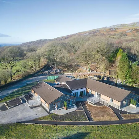 Suite 6 - Sleeping Giant Hotel - Pen Y Cae Inn Brecon Exterior photo